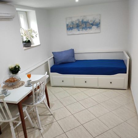 Stone House Lovric Apartment Kaštela Екстериор снимка