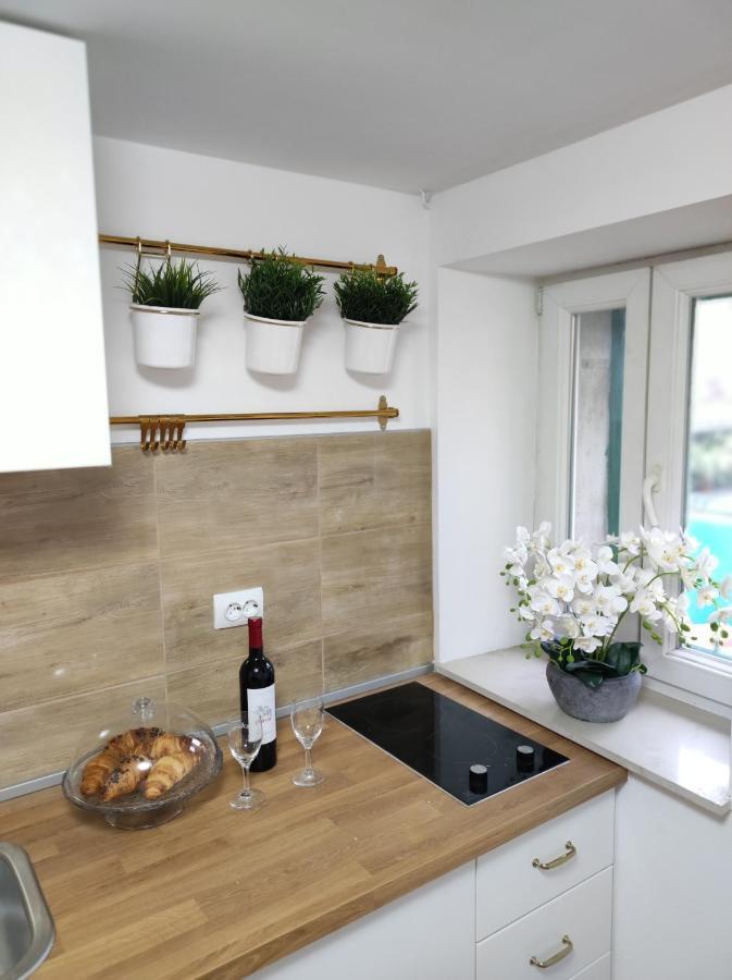Stone House Lovric Apartment Kaštela Екстериор снимка