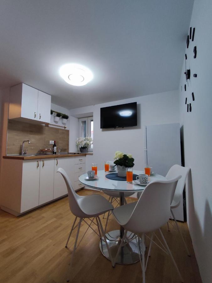 Stone House Lovric Apartment Kaštela Екстериор снимка