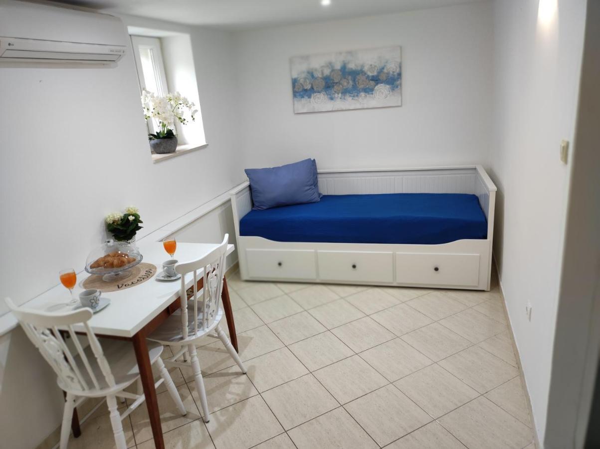 Stone House Lovric Apartment Kaštela Екстериор снимка