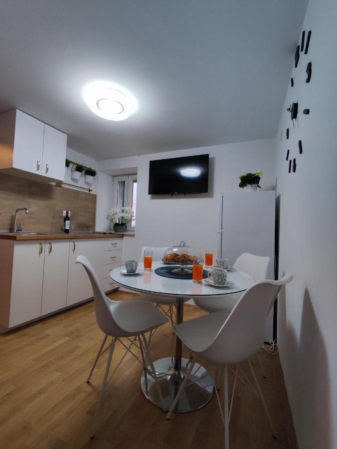 Stone House Lovric Apartment Kaštela Екстериор снимка
