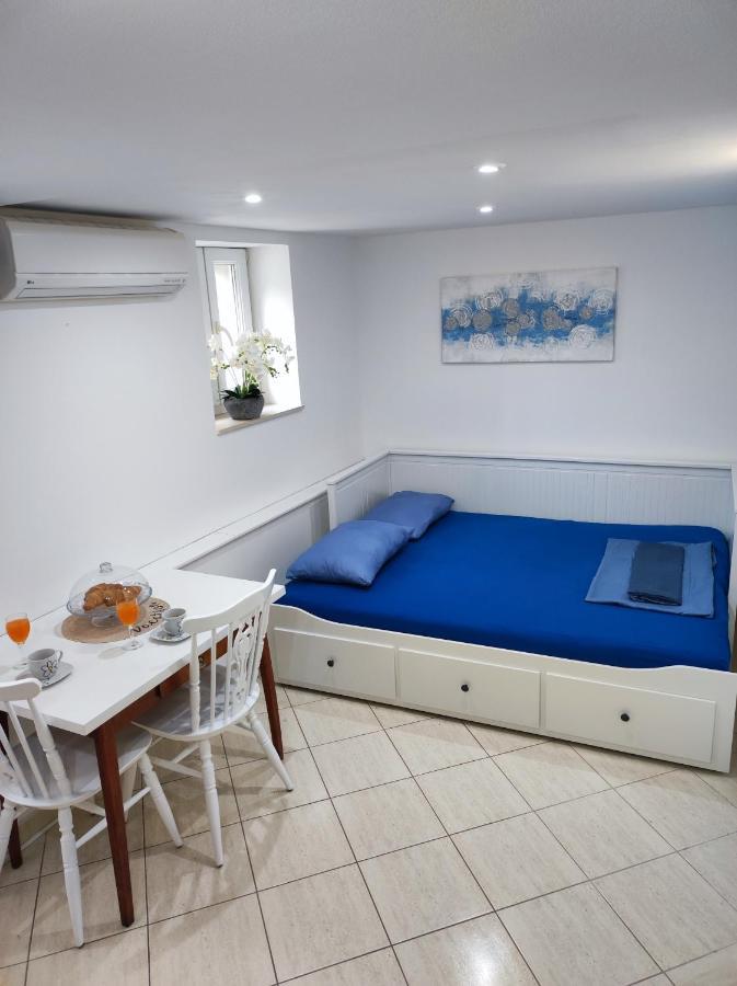 Stone House Lovric Apartment Kaštela Екстериор снимка