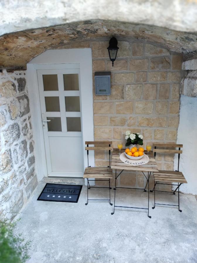 Stone House Lovric Apartment Kaštela Екстериор снимка